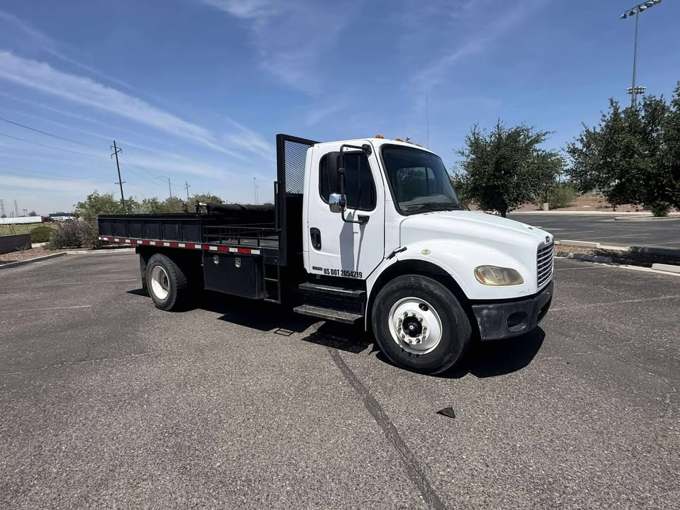2005 Flatbed Truck with Dump