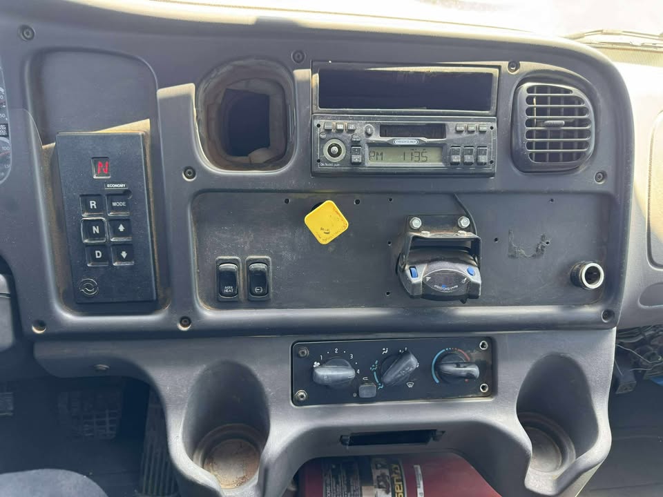 2005 Flatbed Truck with Dump