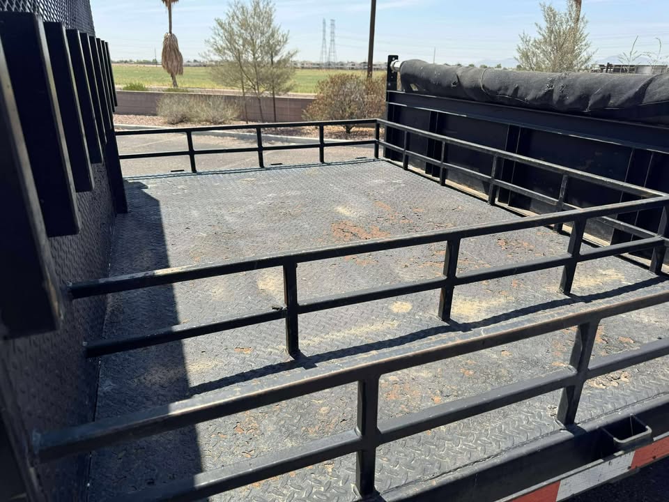 2005 Flatbed Truck with Dump