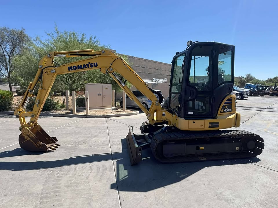 2019 Enclosed Mini Excavator