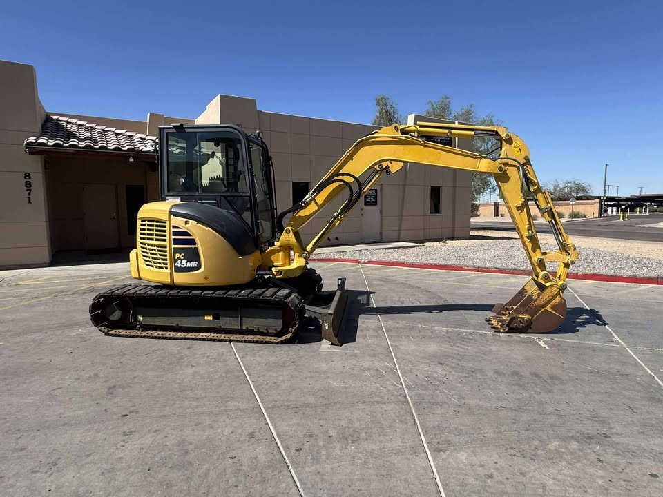 2019 Enclosed Mini Excavator