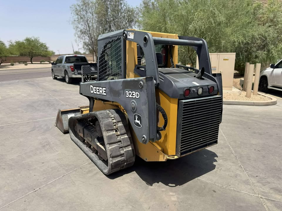 2013 Enclosed Skid Steer