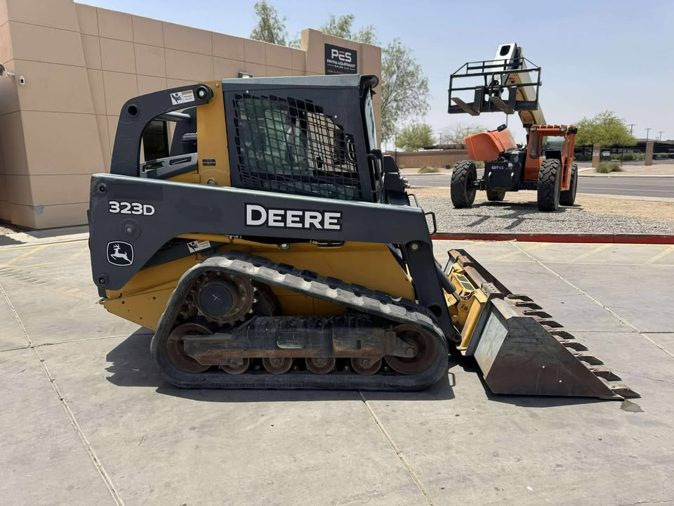 2013 Enclosed Skid Steer