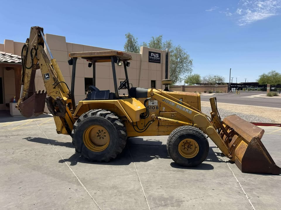 1985 Backhoe