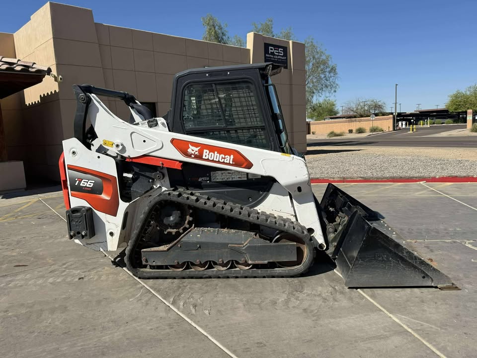 2020 Enclosed Cab Skid Steer