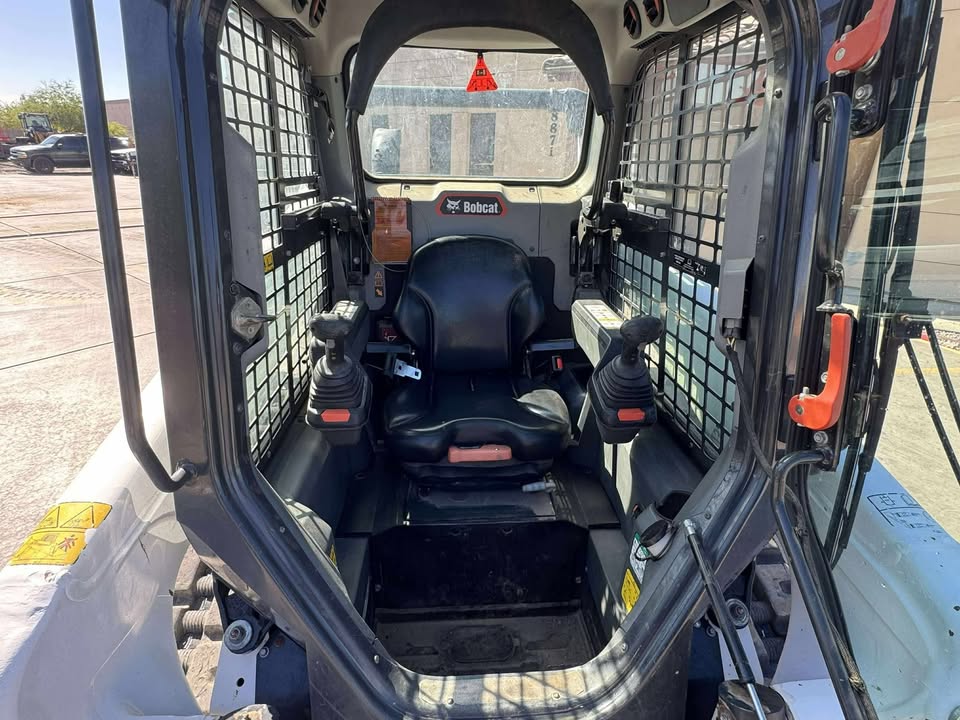 2020 Enclosed Cab Skid Steer