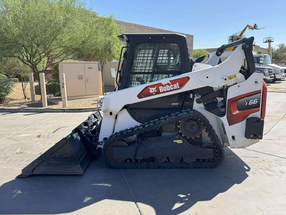 2020 Enclosed Cab Skid Steer
