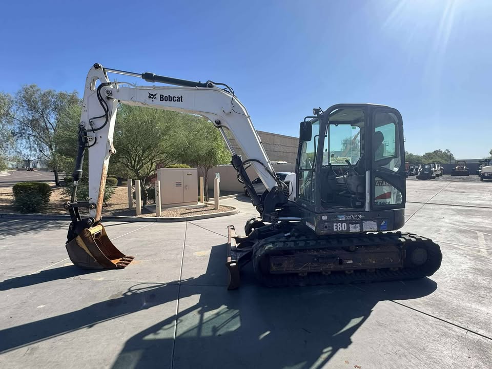 2012 Enclosed Excavator