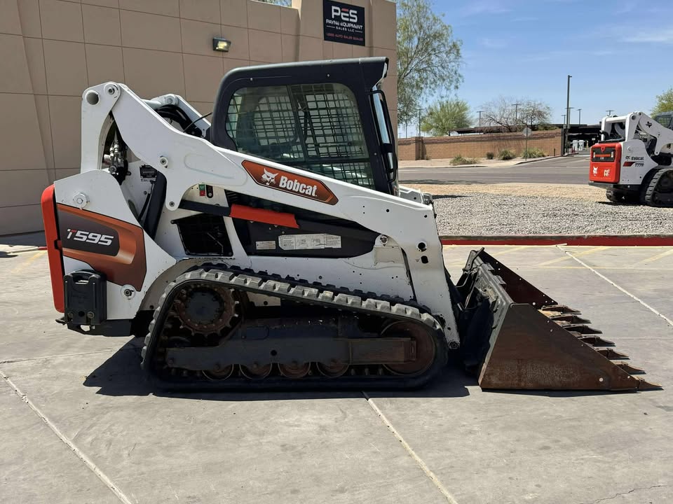 2020 Enclosed Cab Skid Steer