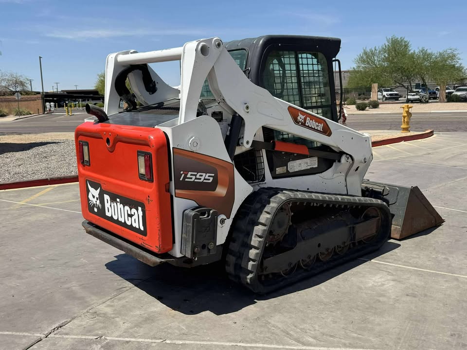 2020 Enclosed Cab Skid Steer