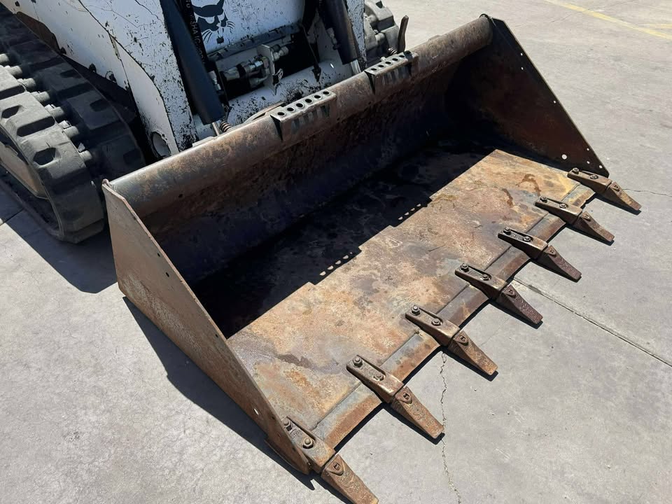 2020 Enclosed Cab Skid Steer