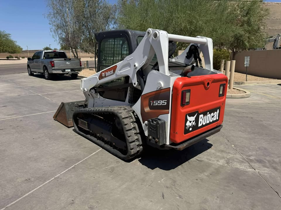 2020 Enclosed Cab Skid Steer