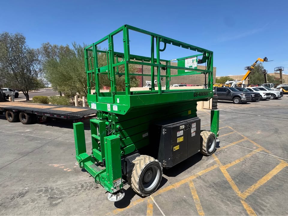 2015 Electric Scissor Lift