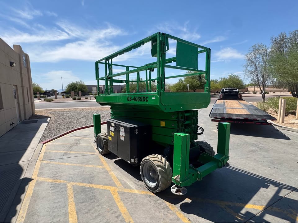 2015 Electric Scissor Lift
