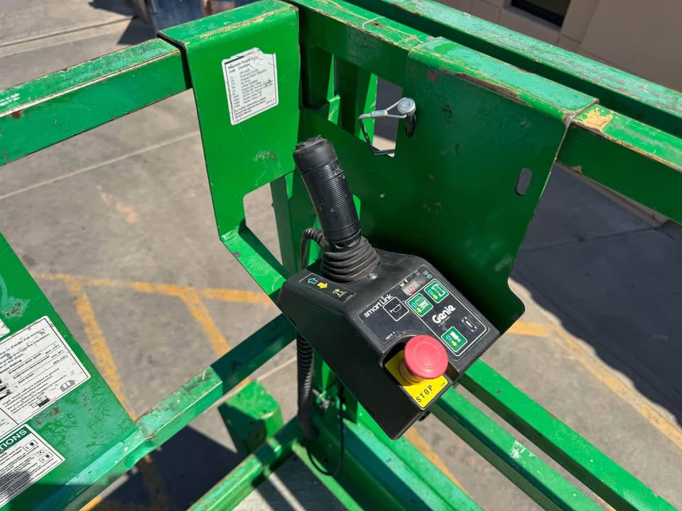 2015 Electric Scissor Lift