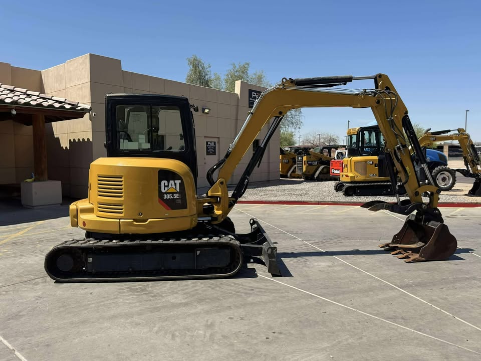 2020 Enclosed Cab Excavator