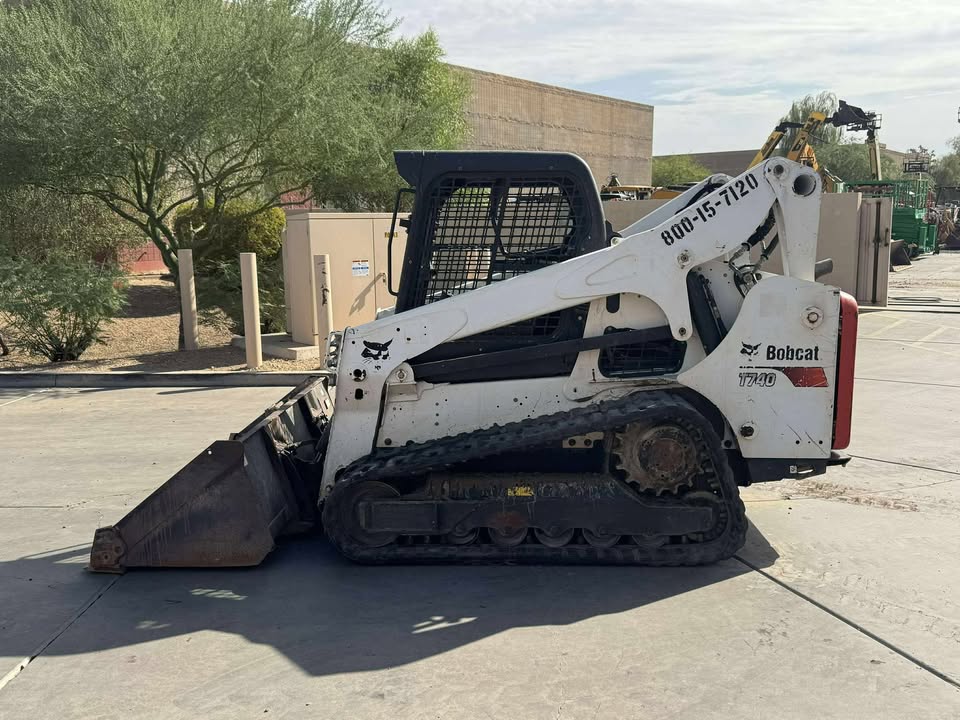 2017 Open Cab Skid Steer