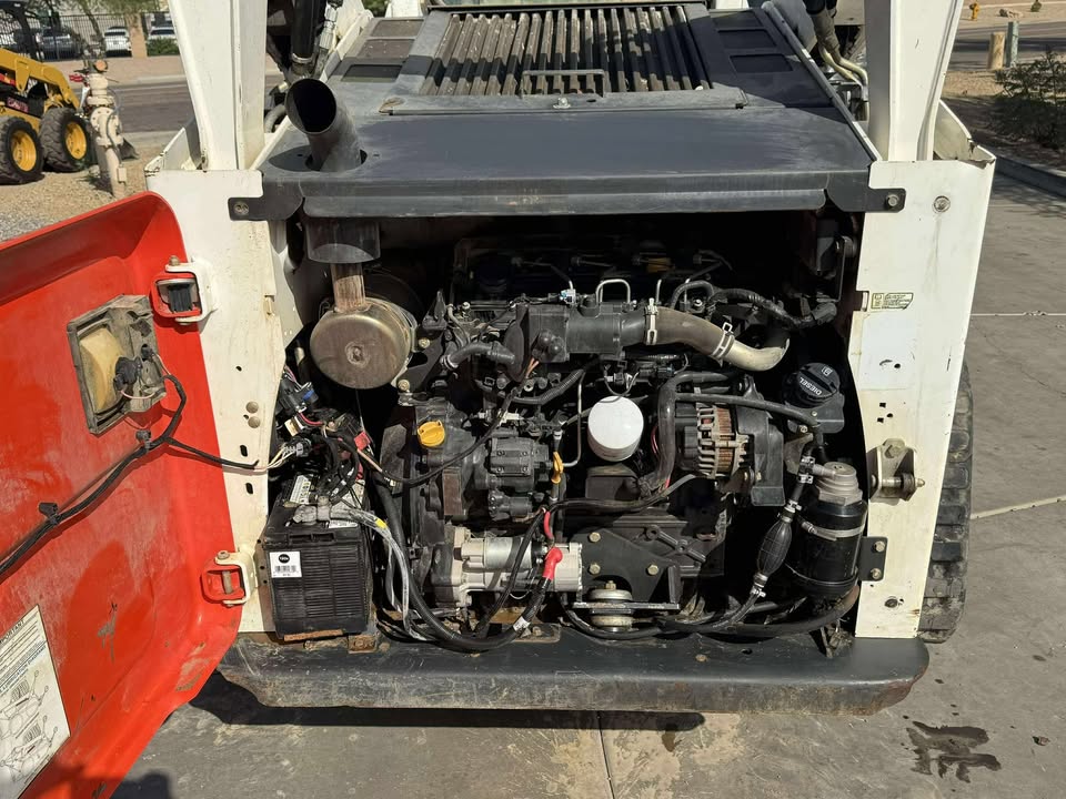2017 Open Cab Skid Steer