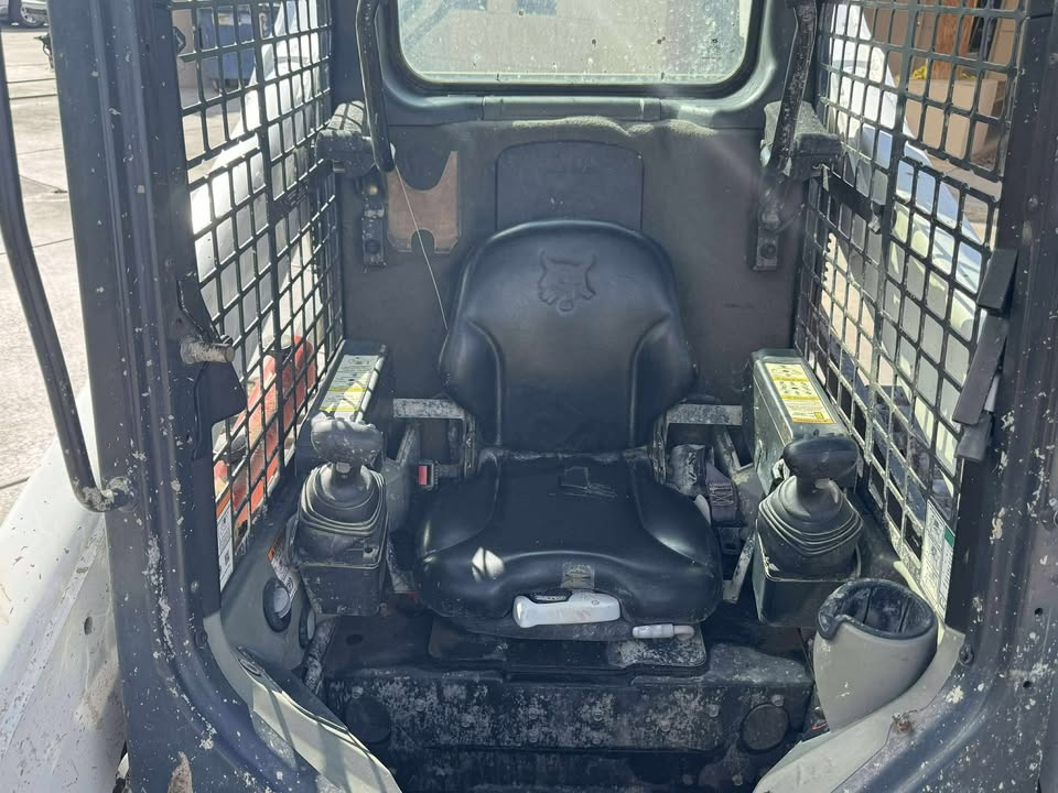 2017 Open Cab Skid Steer