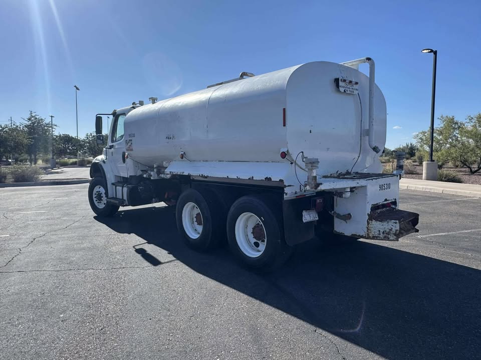 2016 4000 Gallon Water Truck