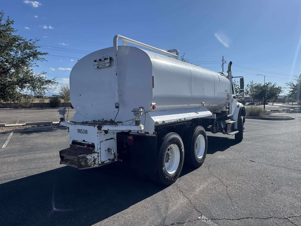 2016 4000 Gallon Water Truck