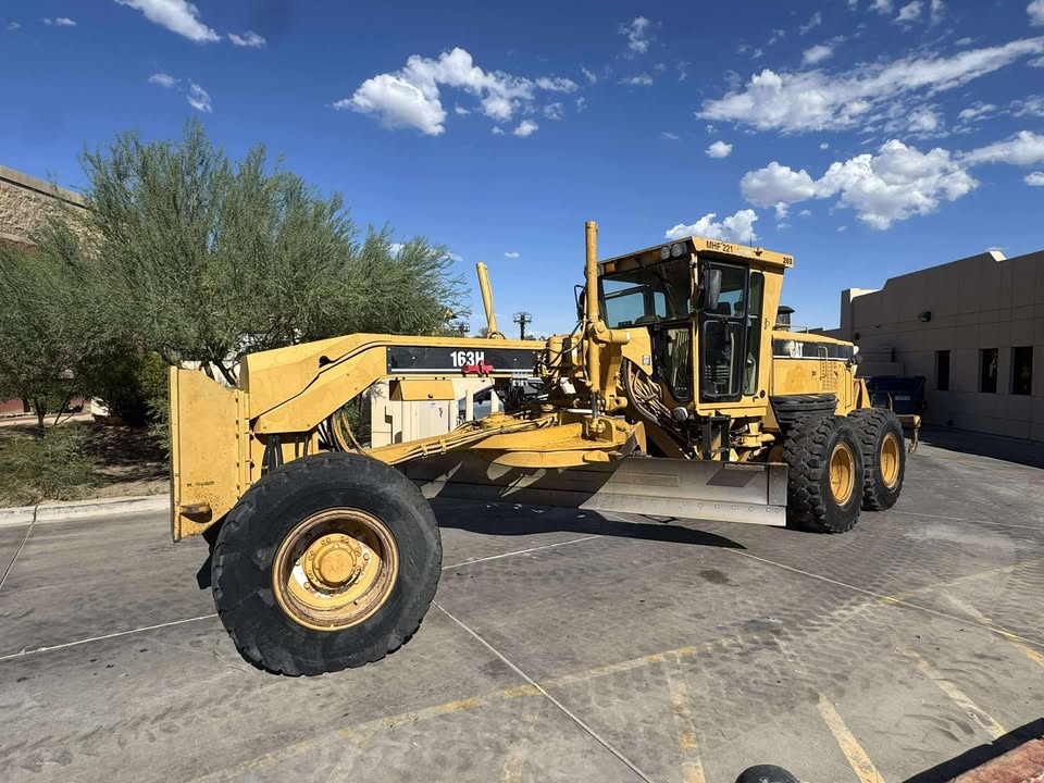 2003 Motor Grader with Ripper
