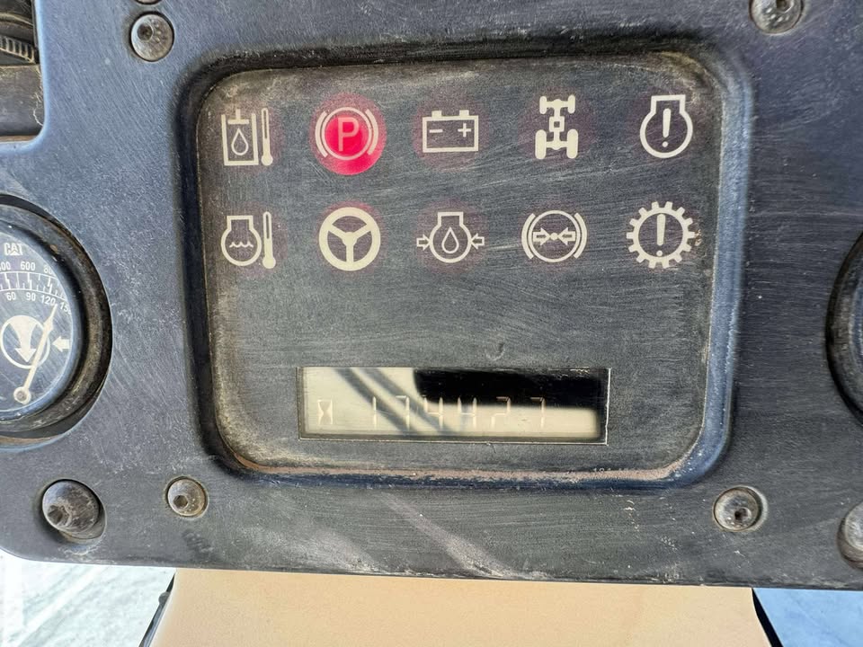 2003 Motor Grader with Ripper