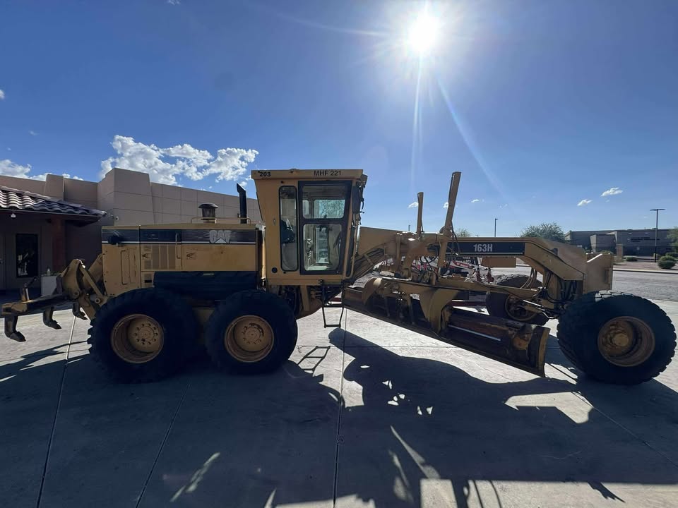 2003 Motor Grader with Ripper