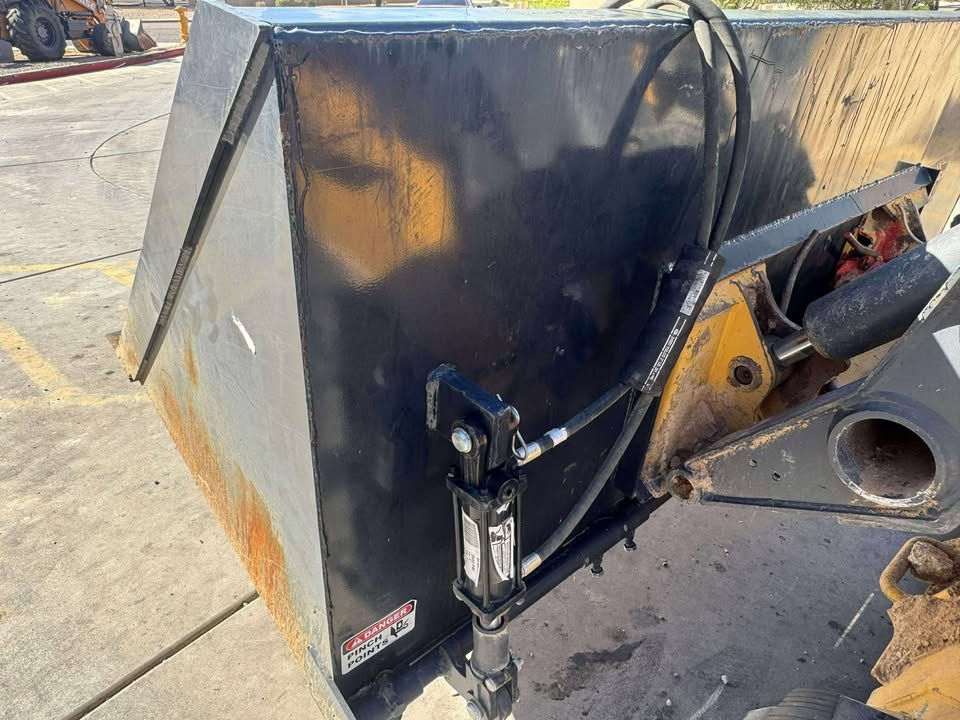 Chip Box Bucket Spreader