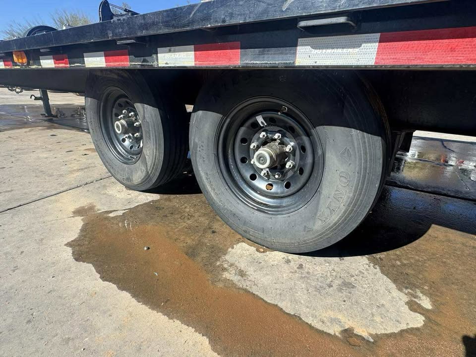 2023 flatbed trailer