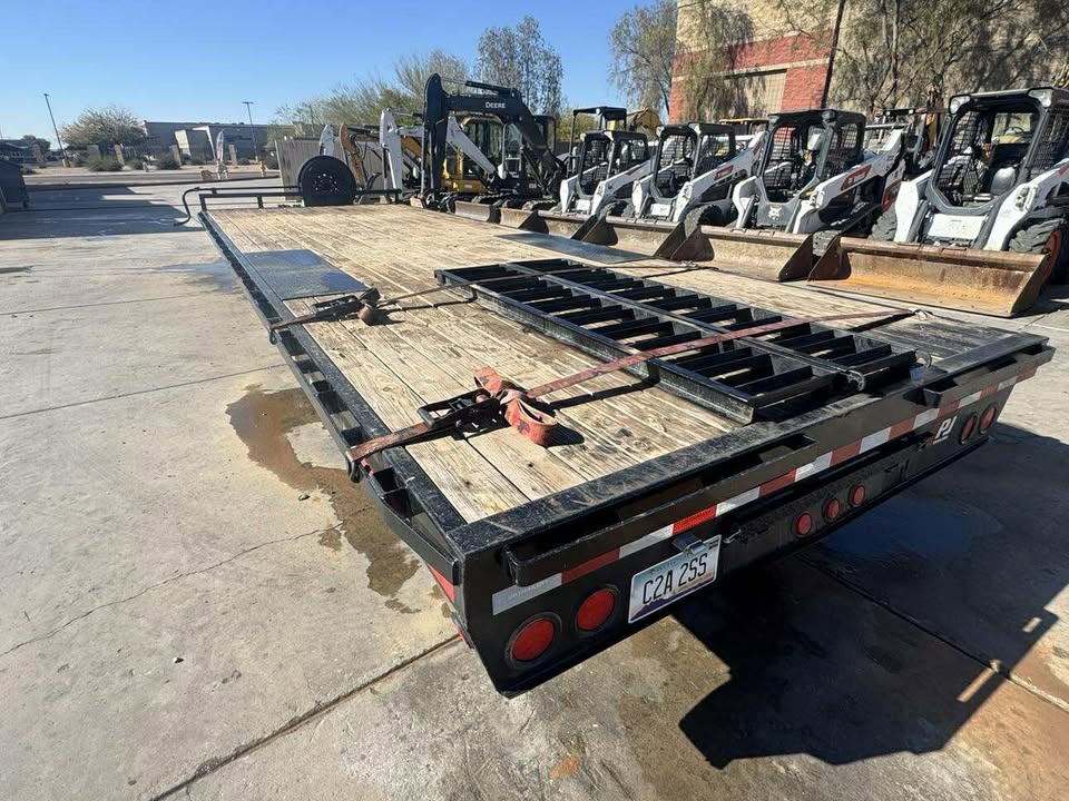 2023 flatbed trailer