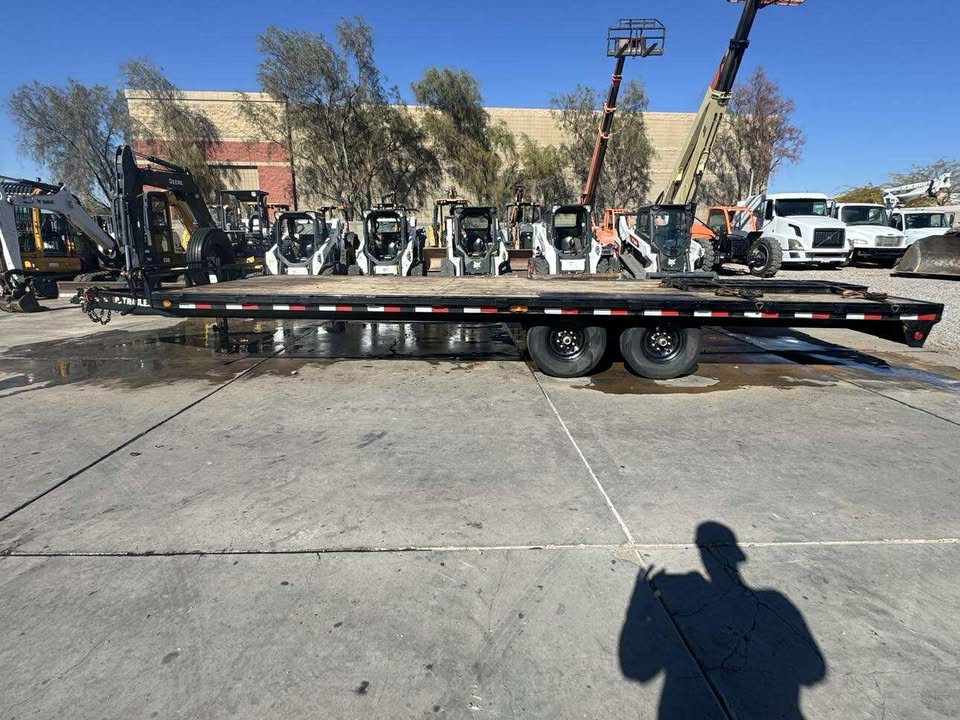 2023 flatbed trailer