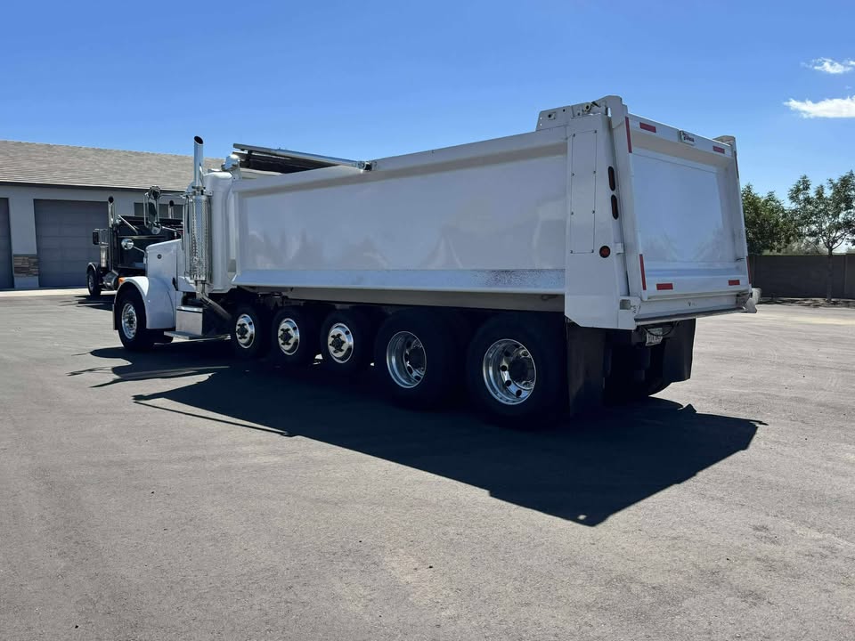2007 Dump Truck