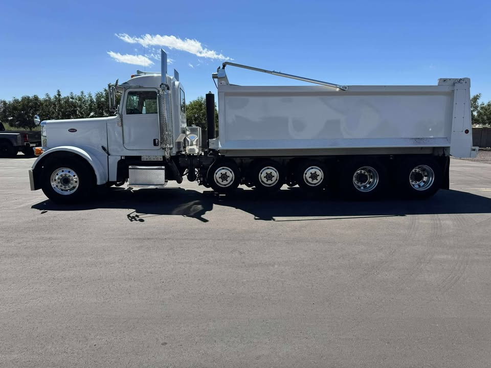 2007 Dump Truck