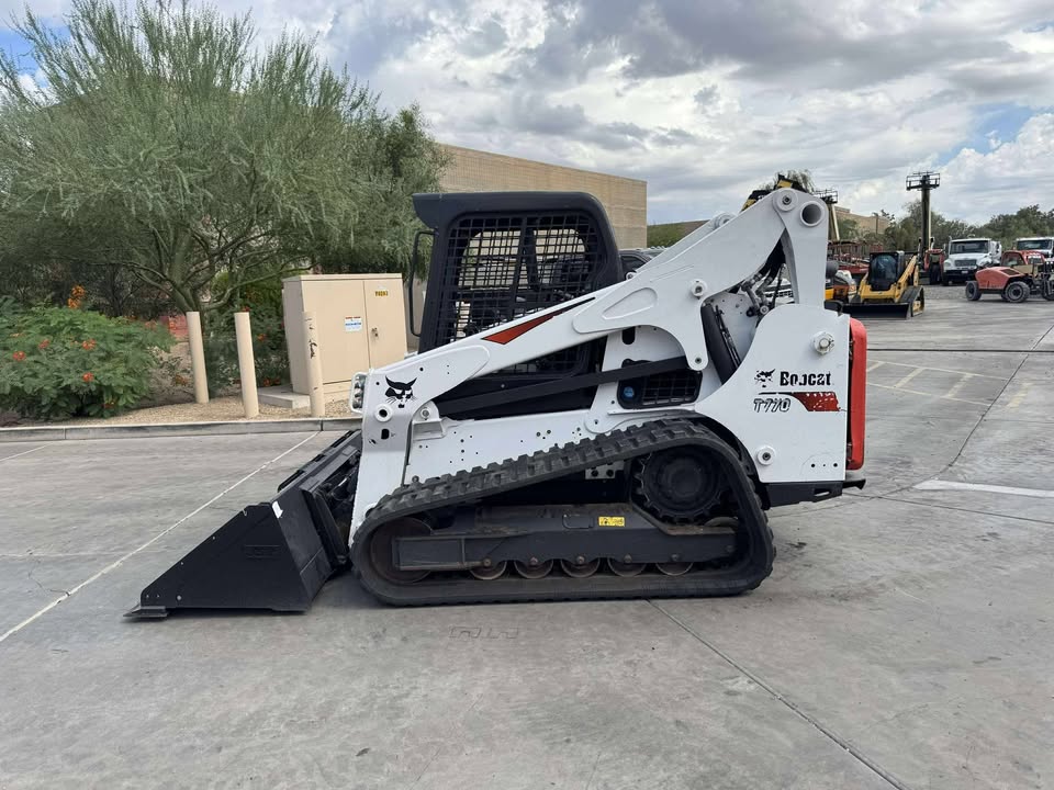 2023 High Lift Skid Steer