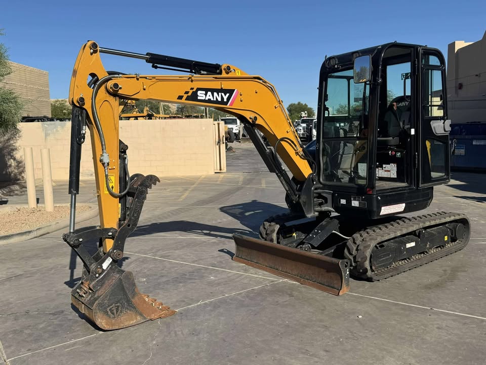 2022 Enclosed Mini Excavator
