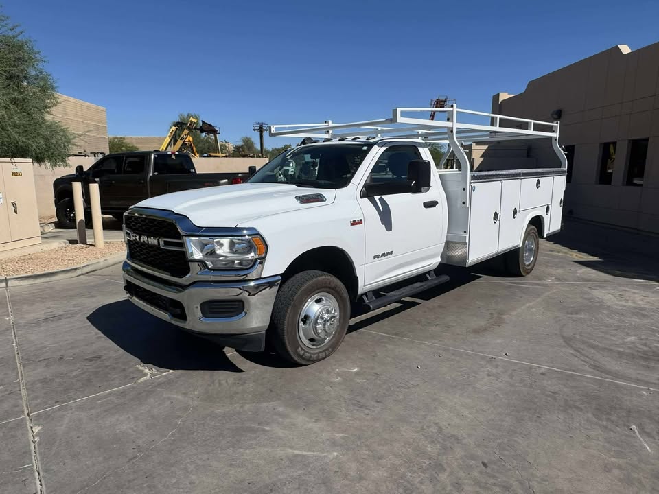 2020 Royal Work Bed Truck