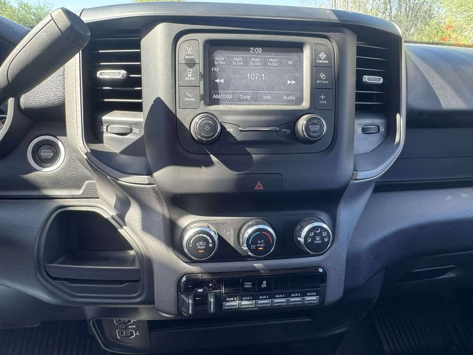 2020 Royal Work Bed Truck