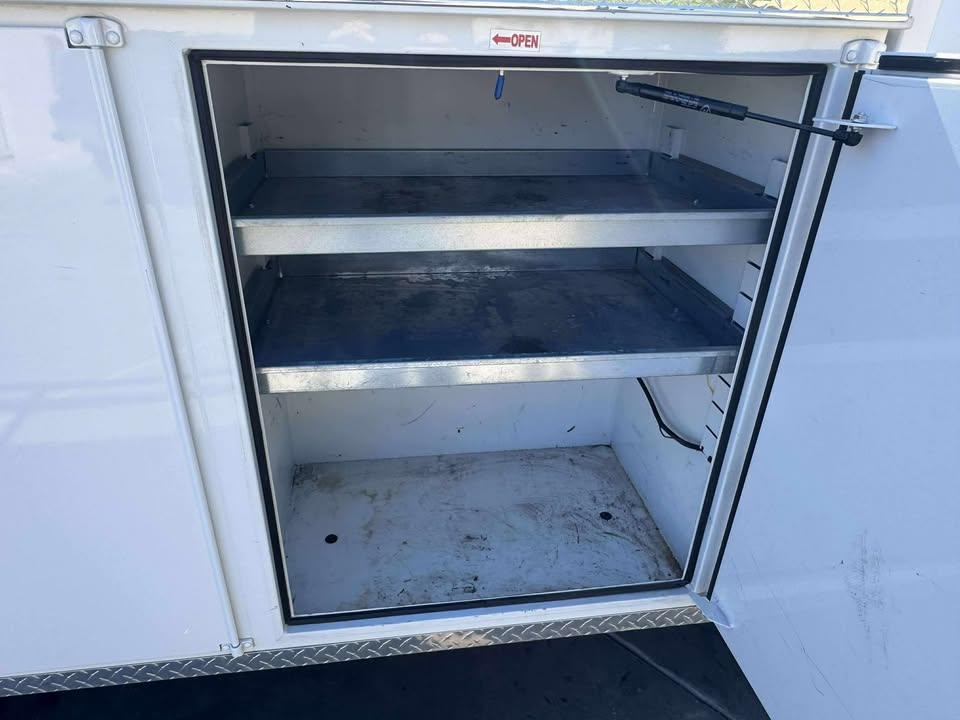 2020 Royal Work Bed Truck
