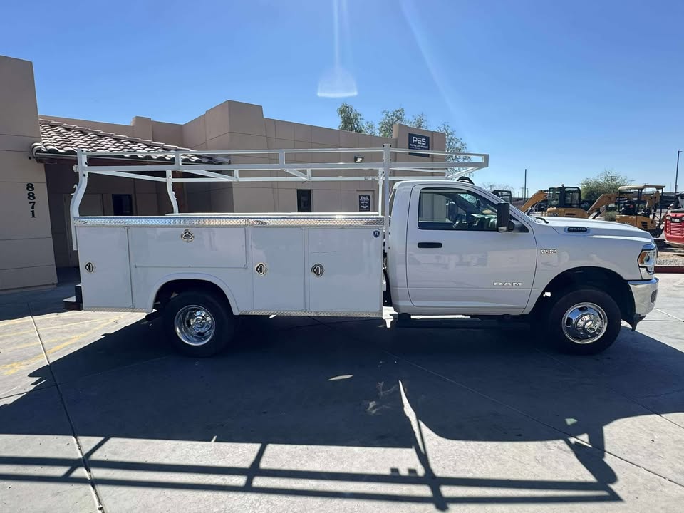 2020 Royal Work Bed Truck
