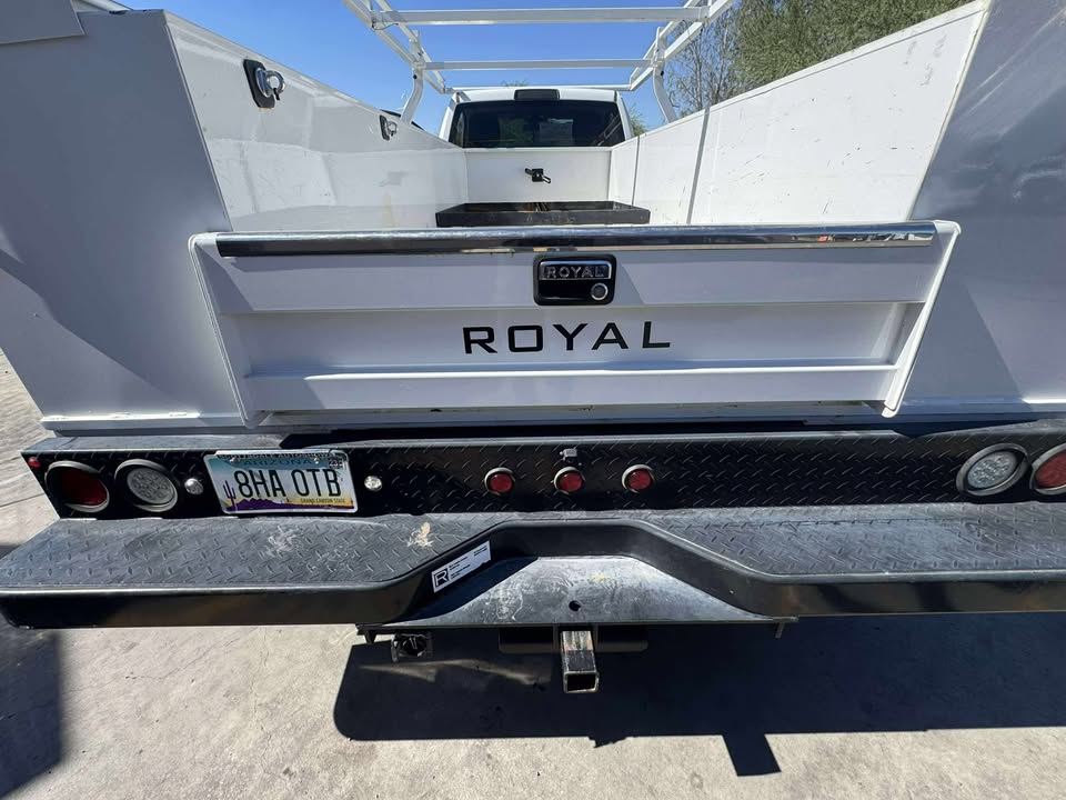 2020 Royal Work Bed Truck