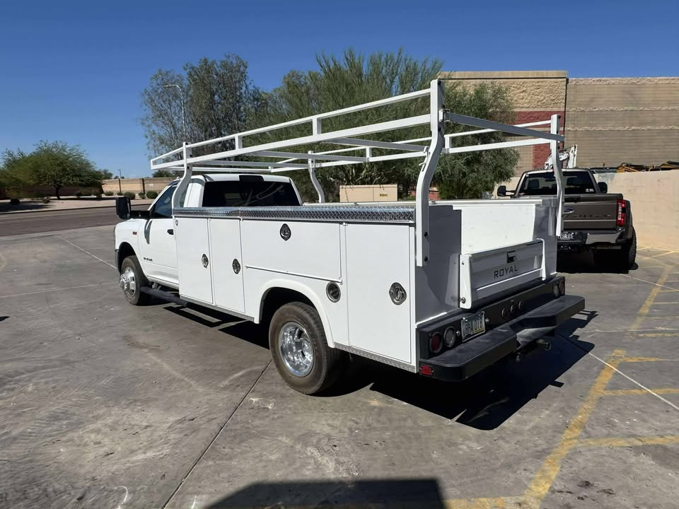 2020 Royal Work Bed Truck