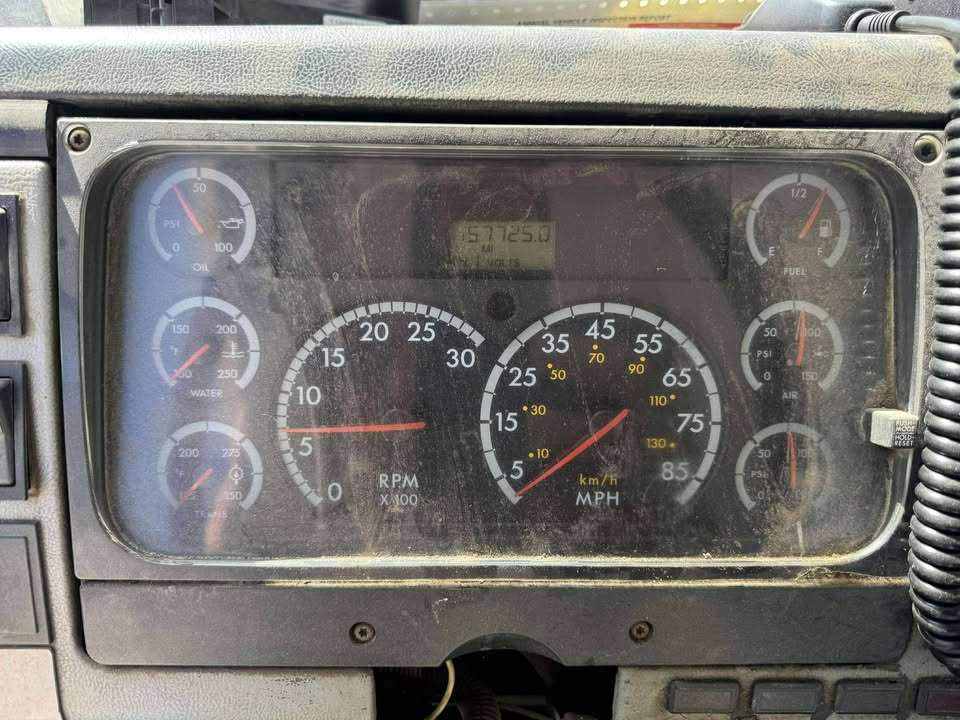 2000 Asphalt Distributor Truck
