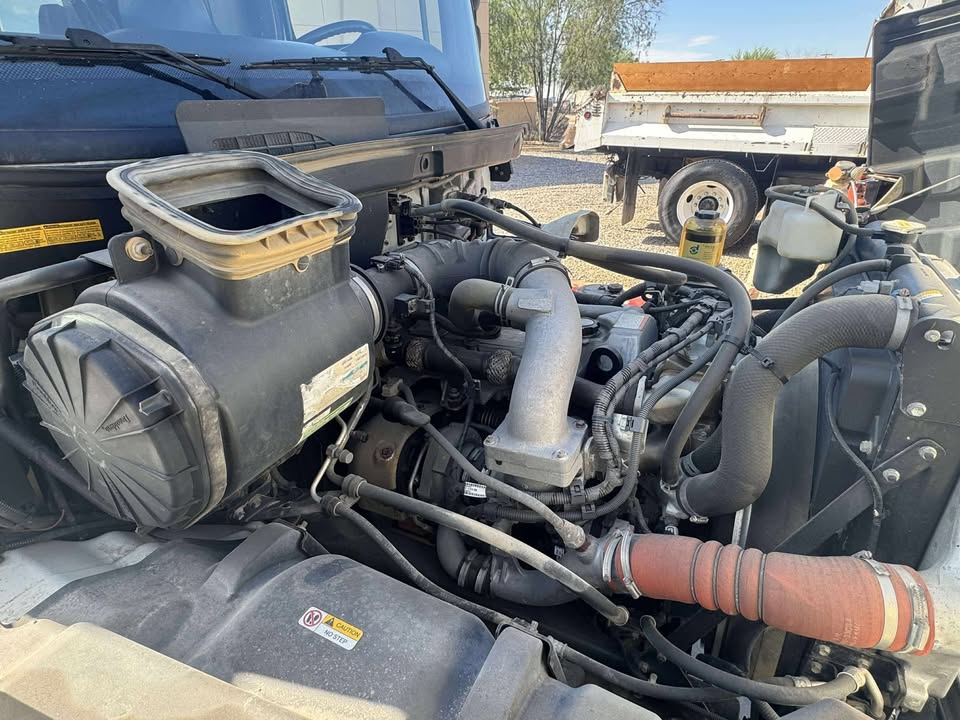 2014 Mechanic Truck with Crane