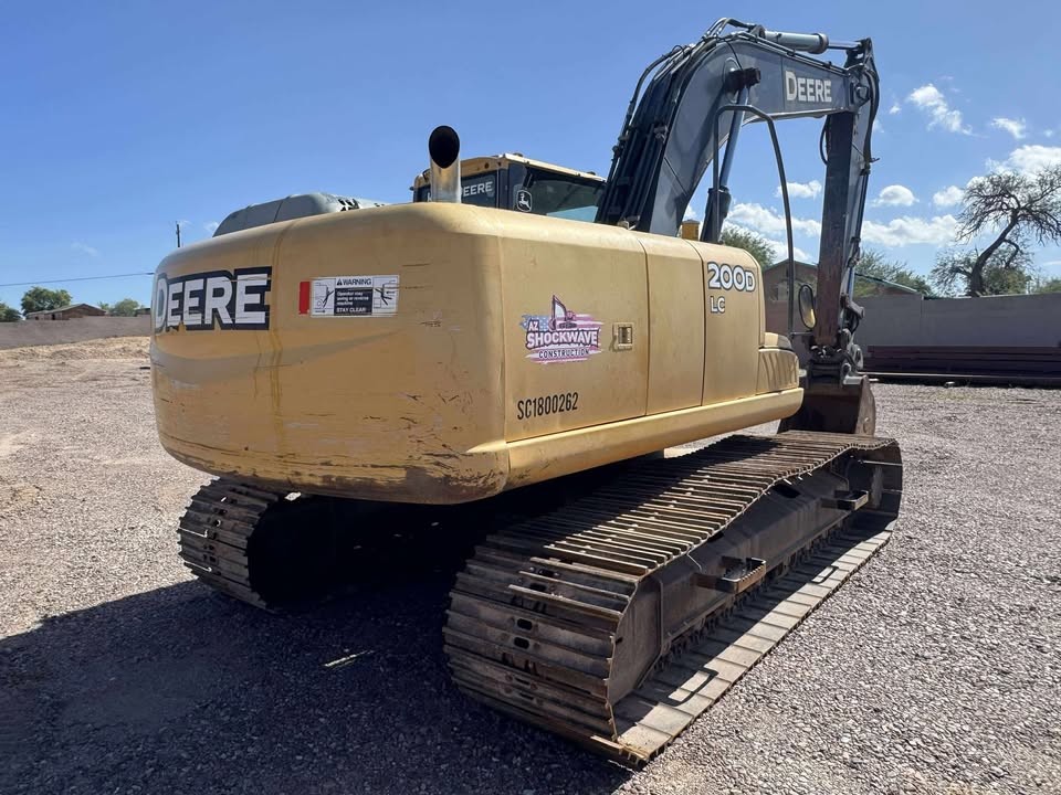 2011 Excavator 2011 Excavator