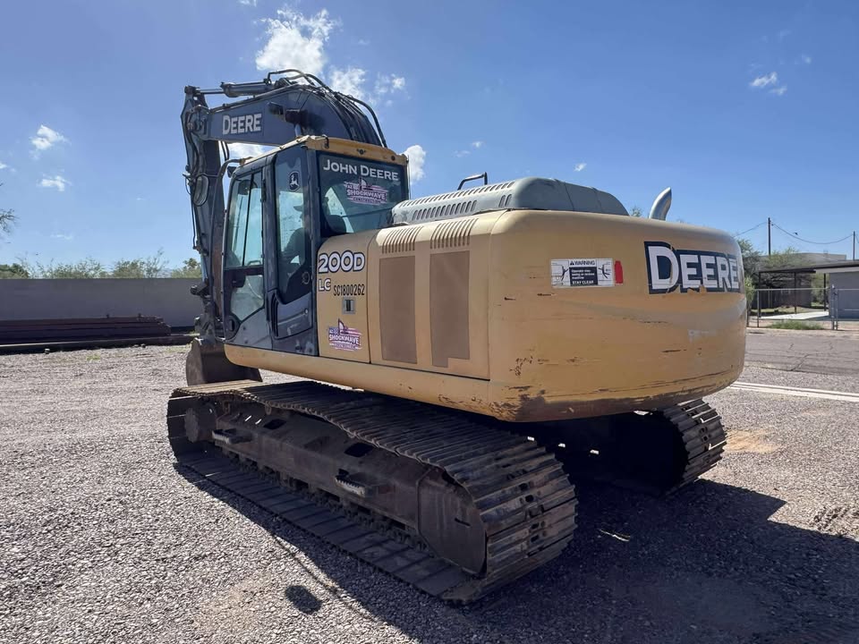 2011 Excavator 2011 Excavator