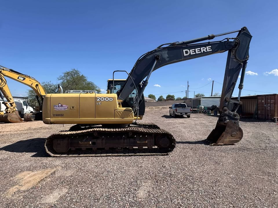 2011 Excavator 2011 Excavator