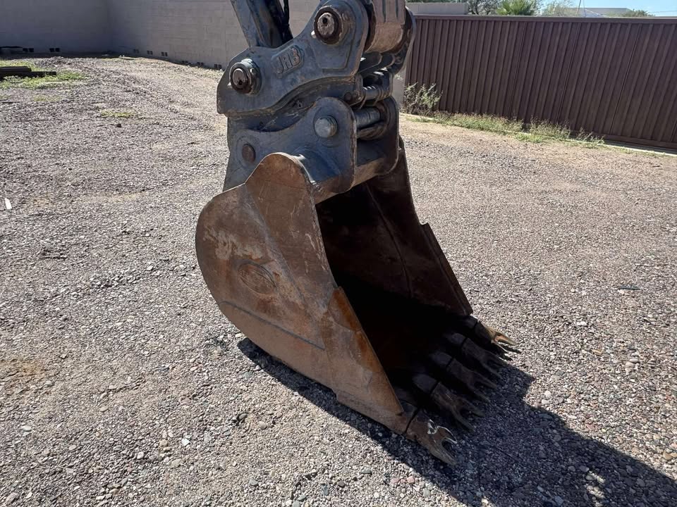 2011 Excavator 2011 Excavator