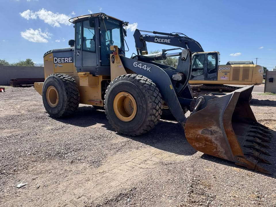 2015 Front Loader 2015 Front Loader