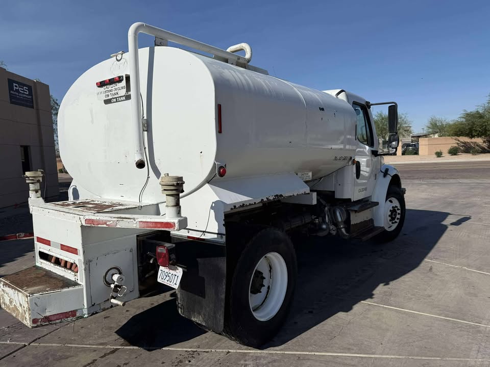 2015 2000 Gallon Water Truck 2015 2000 Gallon Water Truck
